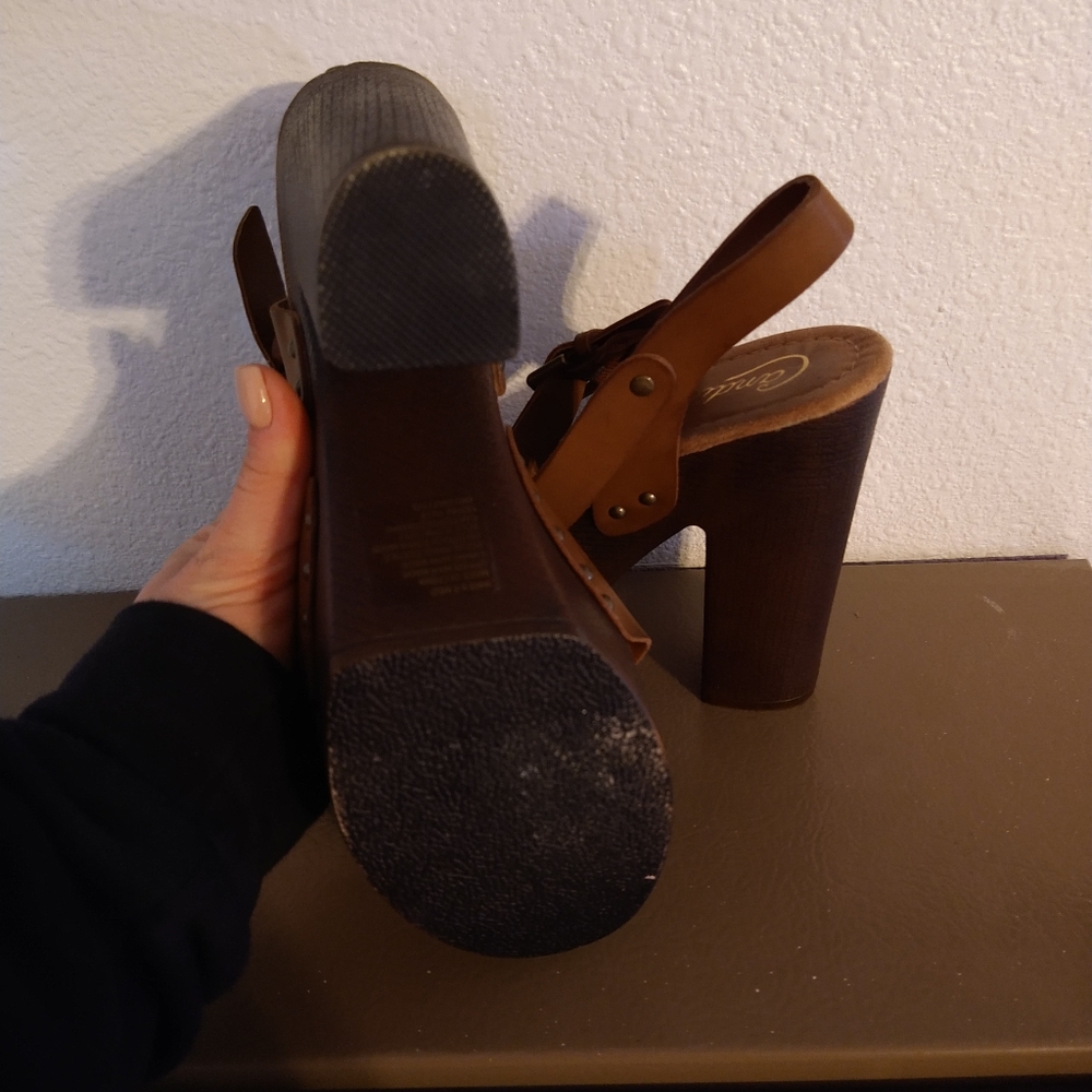 Platform Sandle - Picture 3 of 4